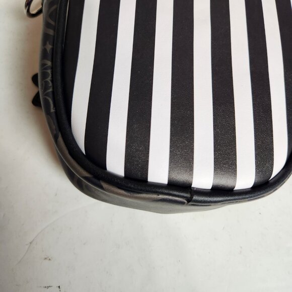 NWT Buckle Down Horror Movie Vegan Leather Beetlejuice Chibi Mini Crossbody Bag - Picture 11 of 16